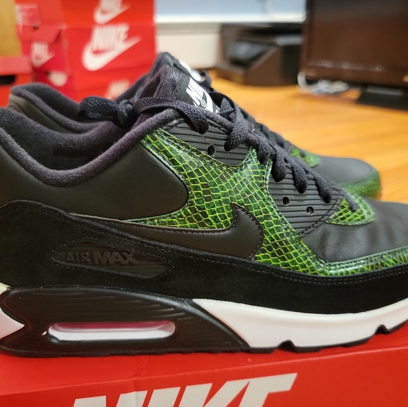 Footware - Picture 5 of 9